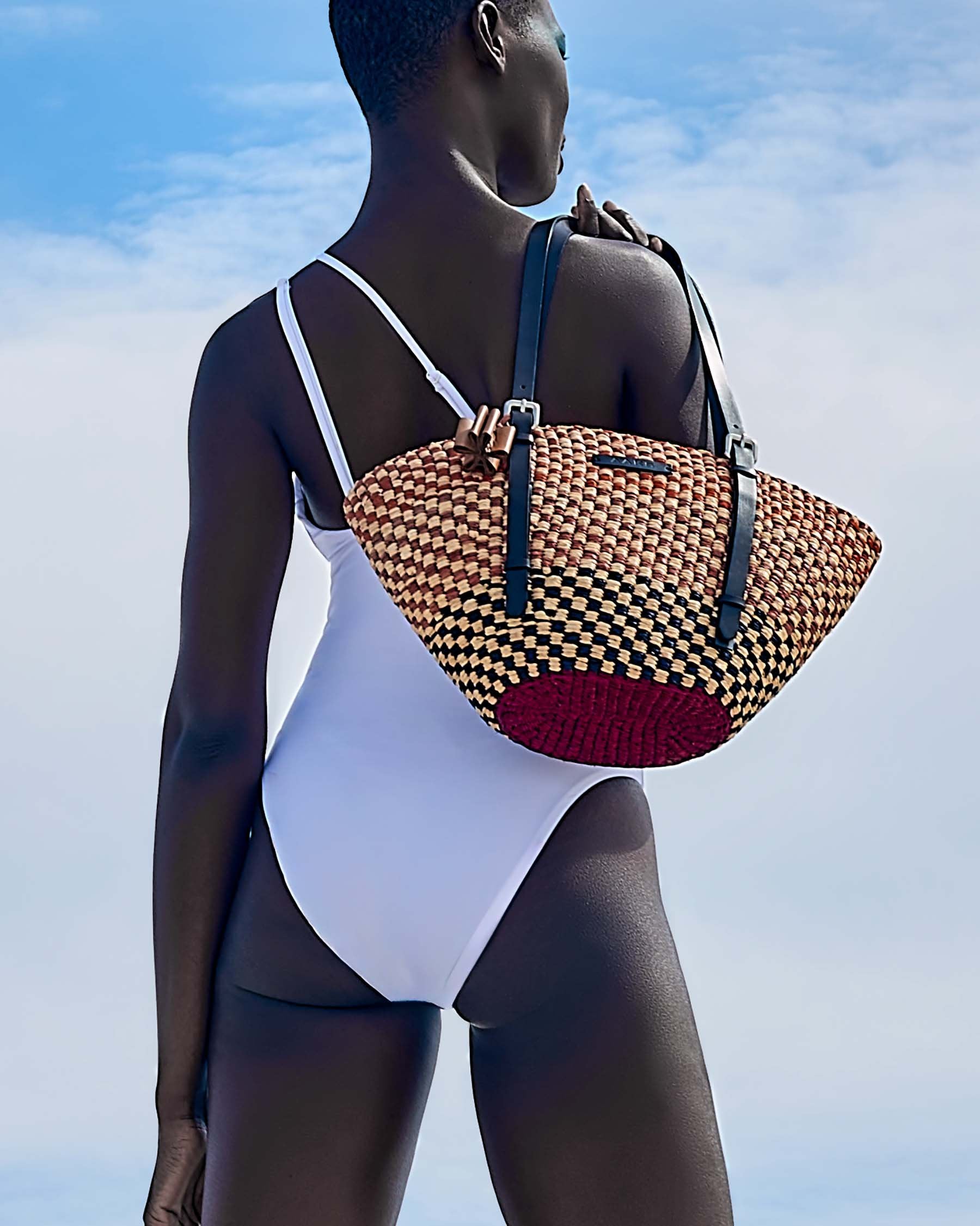 “Ara Oval” Raffia Bag